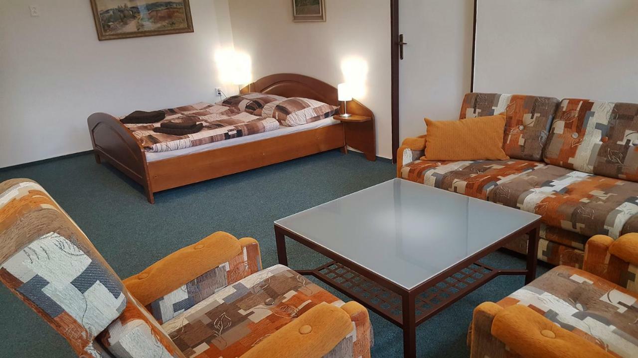 Apartman Nove Hrady Eksteriør bilde